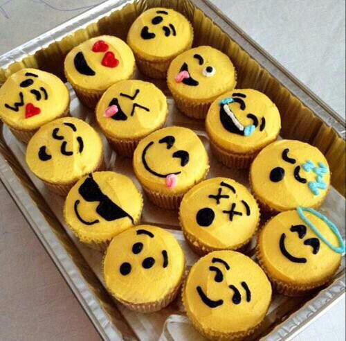 Emoji Cupcakes DIY