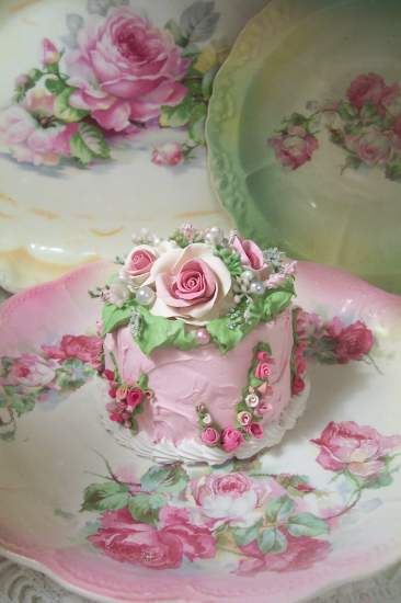 Faux Cottage Rose Cake