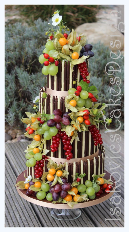 5 Photos of No Fruit Wedding Cakes