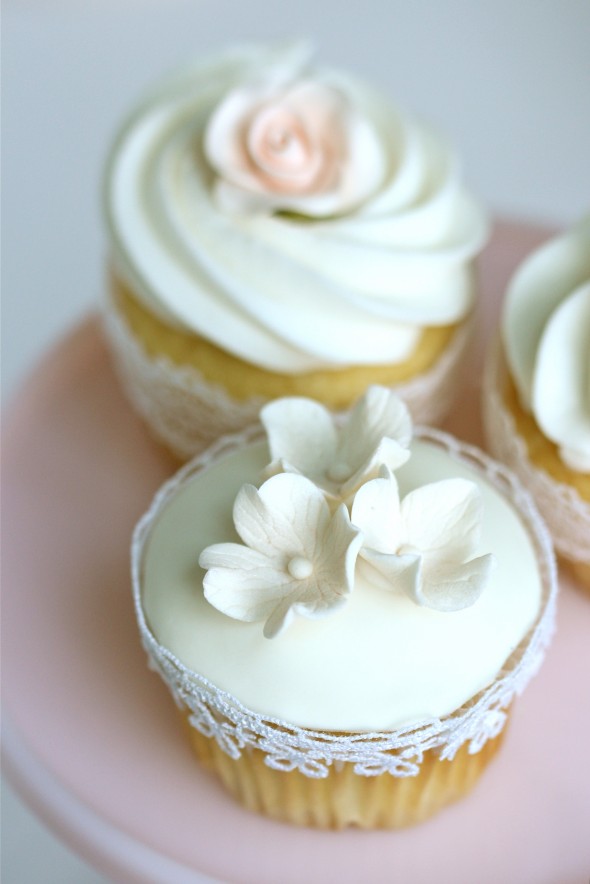 Lemon Cupcakes with Vanilla Buttercream