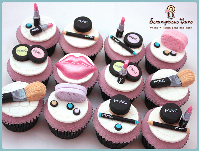 7 Photos of Makeup Birthday Cakes Cupcakes