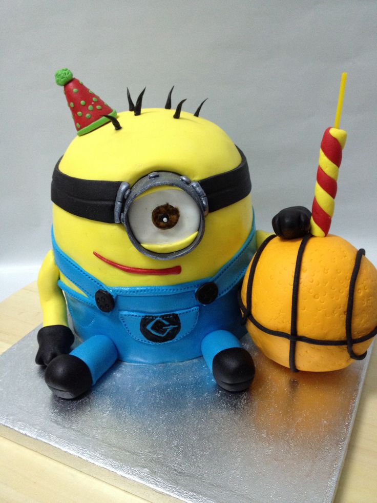 Minion Fondant Cake