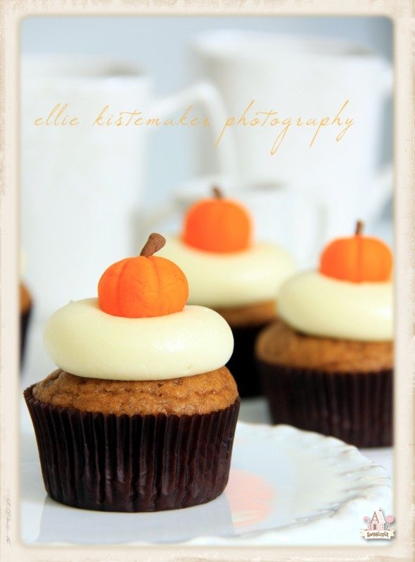 Pumpkin Maple Cupcakes with Cream Cheese