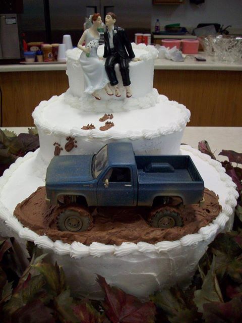 Redneck Mud Truck Wedding Cake