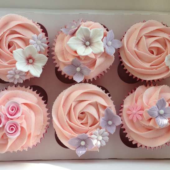 Simple Pretty Cupcakes