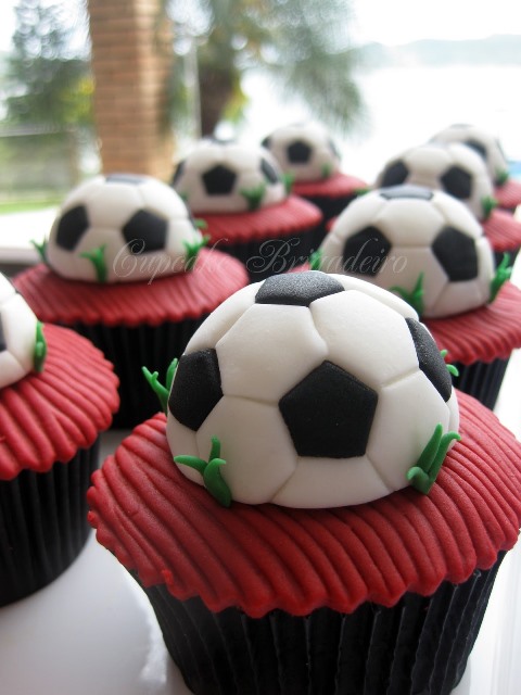 11 Photos of Birthdays Soccer Ball Cupcakes