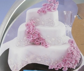 Tear Drop Shaped Wedding Cake