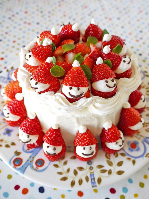 Christmas Strawberry Cake