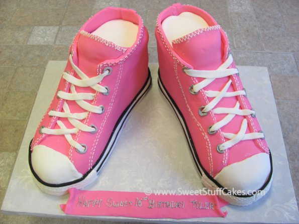 9 Photos of Really Cool Birthday Cakes For Teenagers