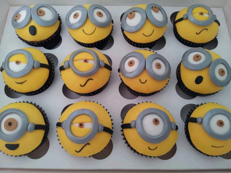 Despicable Me Minion Cupcake Cake