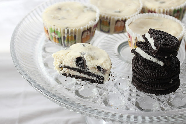 Mini Oreo Cheesecake Cupcakes