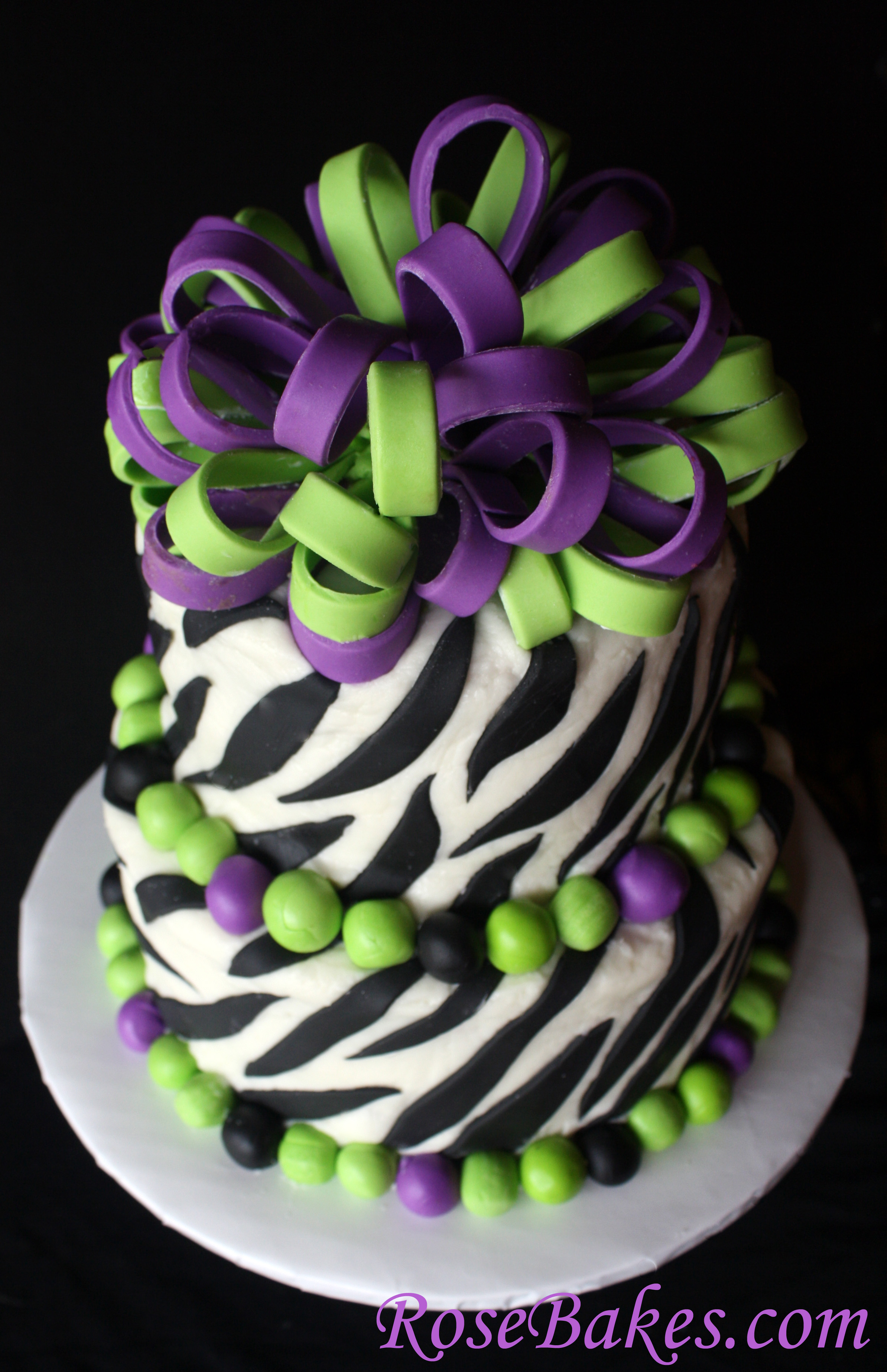 12 Photos of Green Leopard Birthday Cakes