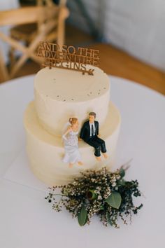 Simple Elegant Wedding Cake