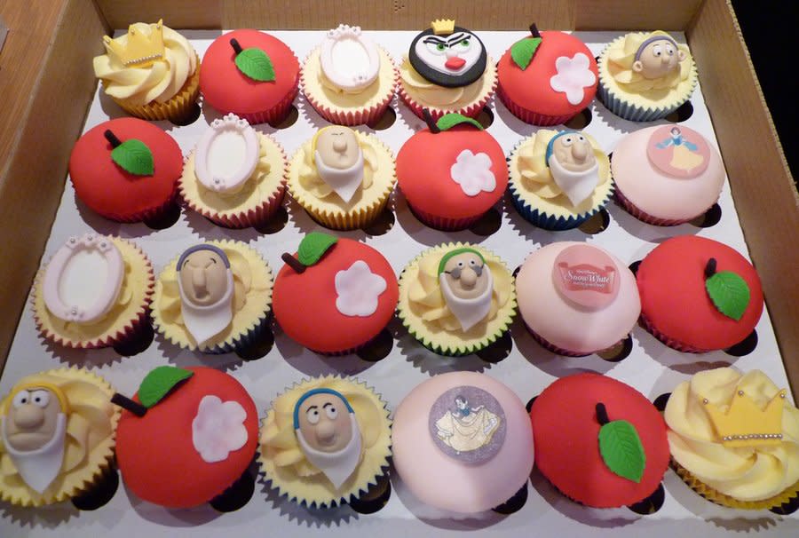 Snow White Cupcakes