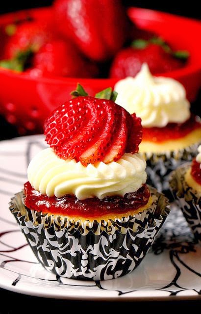 Strawberry Cheesecake Cupcakes