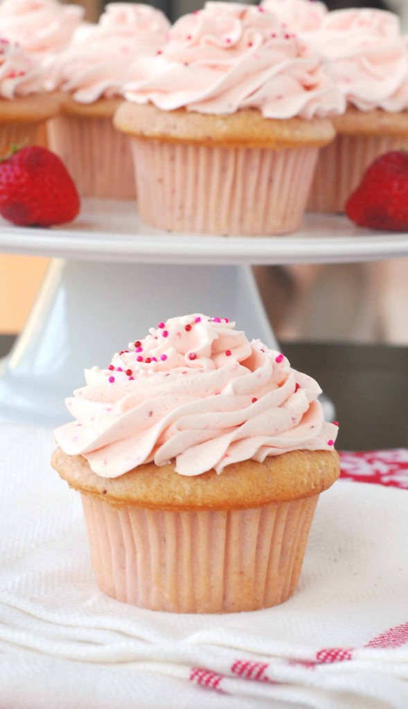 6 Photos of Strawberry Cupcakes With Buttercream Frosting