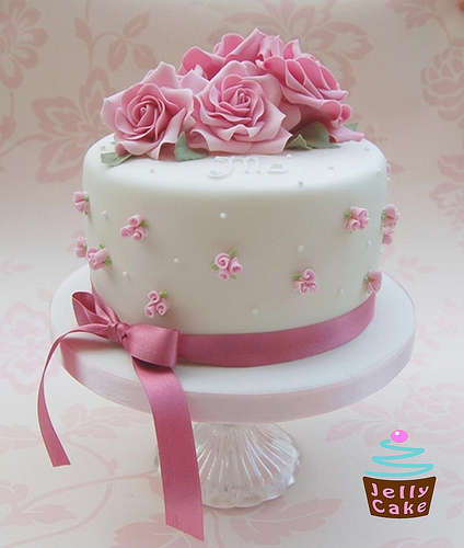 10 Photos of Birthday Cakes With Roses On Top