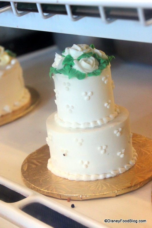 13 Photos of Ordering Cakes At Disney World