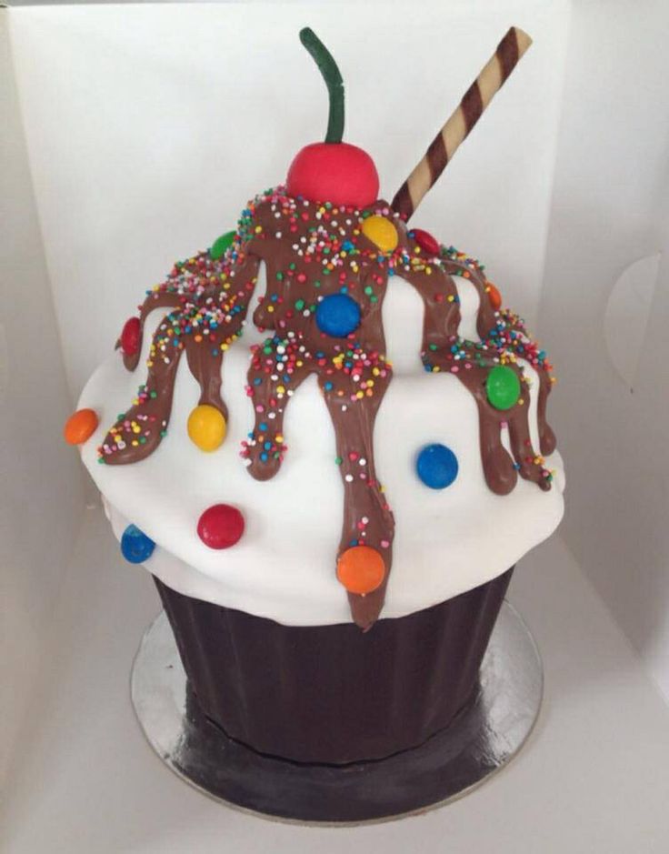 Giant Cupcake Cake Ice Cream