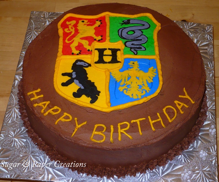 Harry Potter Hogwarts Crest Cake