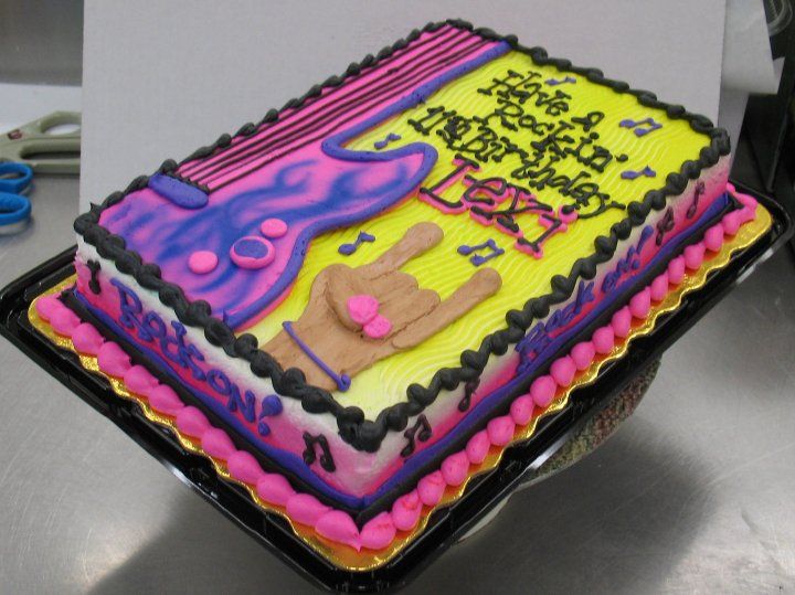 Hy-Vee Bakery Birthday Cakes