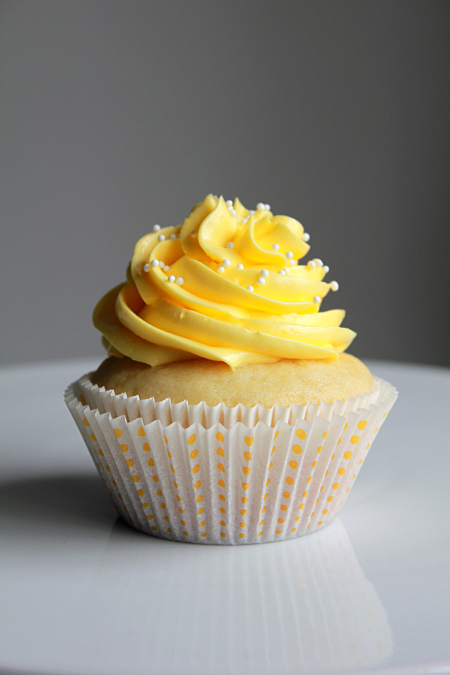 Lemon Cupcakes with Frosting