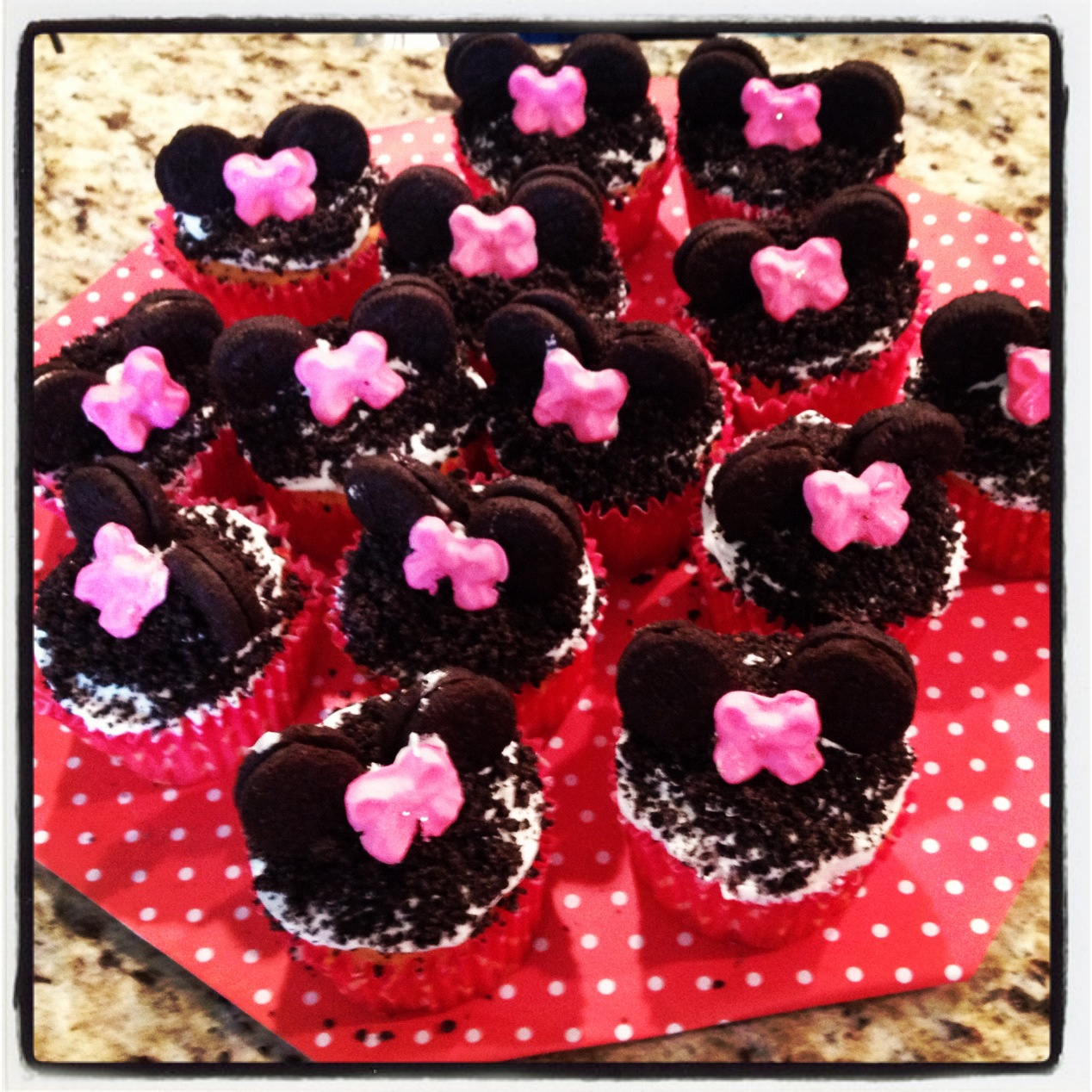 Minnie Mouse Baby Shower Cupcakes