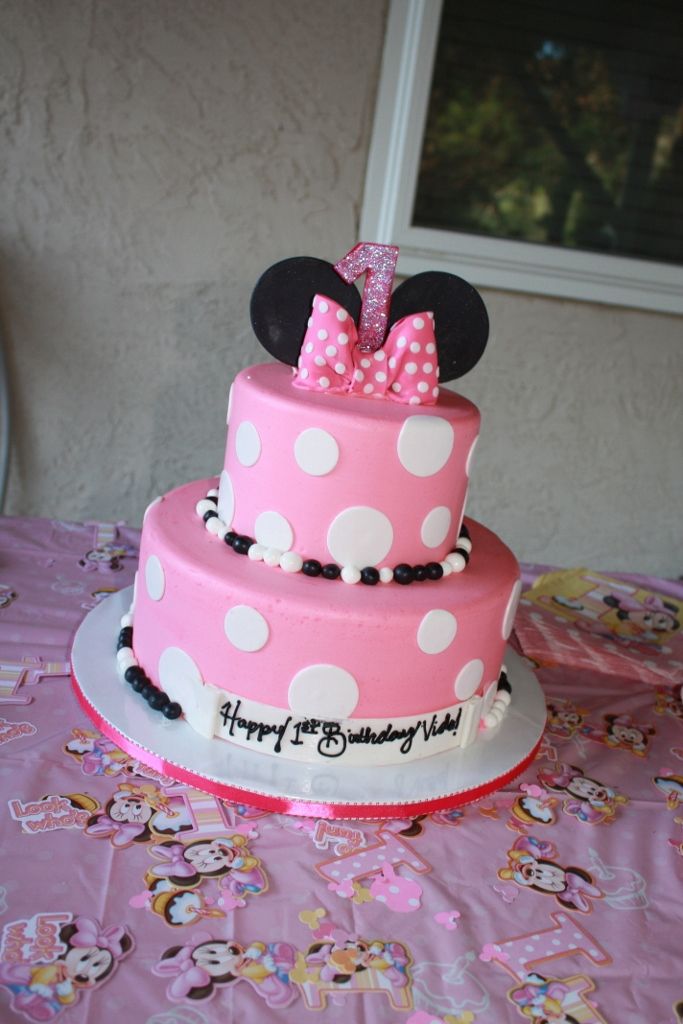 Minnie Mouse Cake