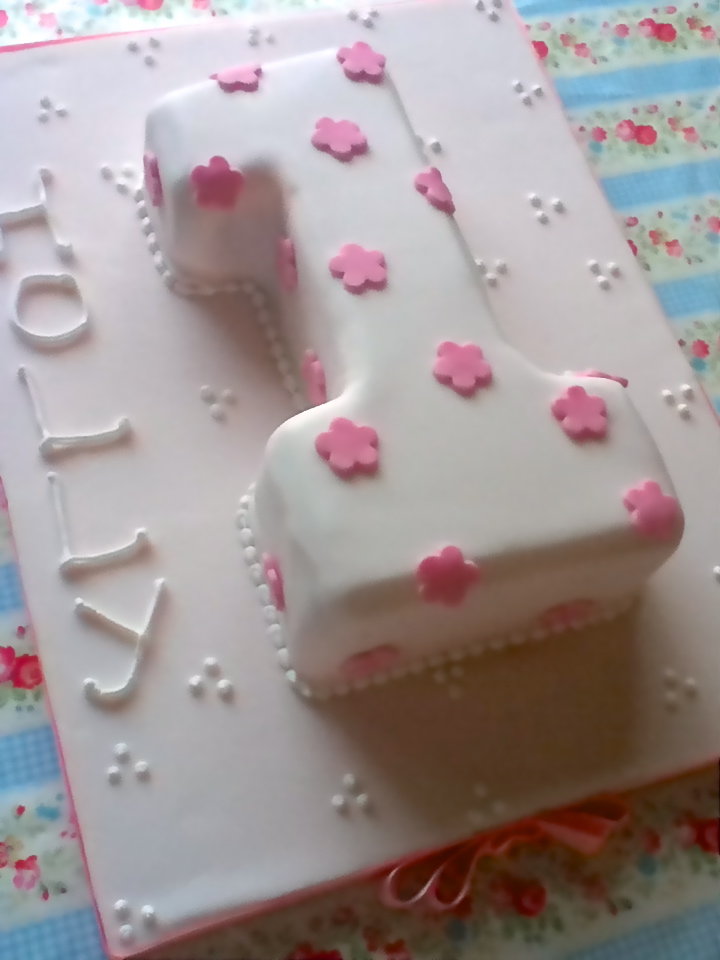 Number 1 First Birthday Cakes for Girls