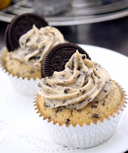 Oreo Cupcakes with Cream Cheese Frosting