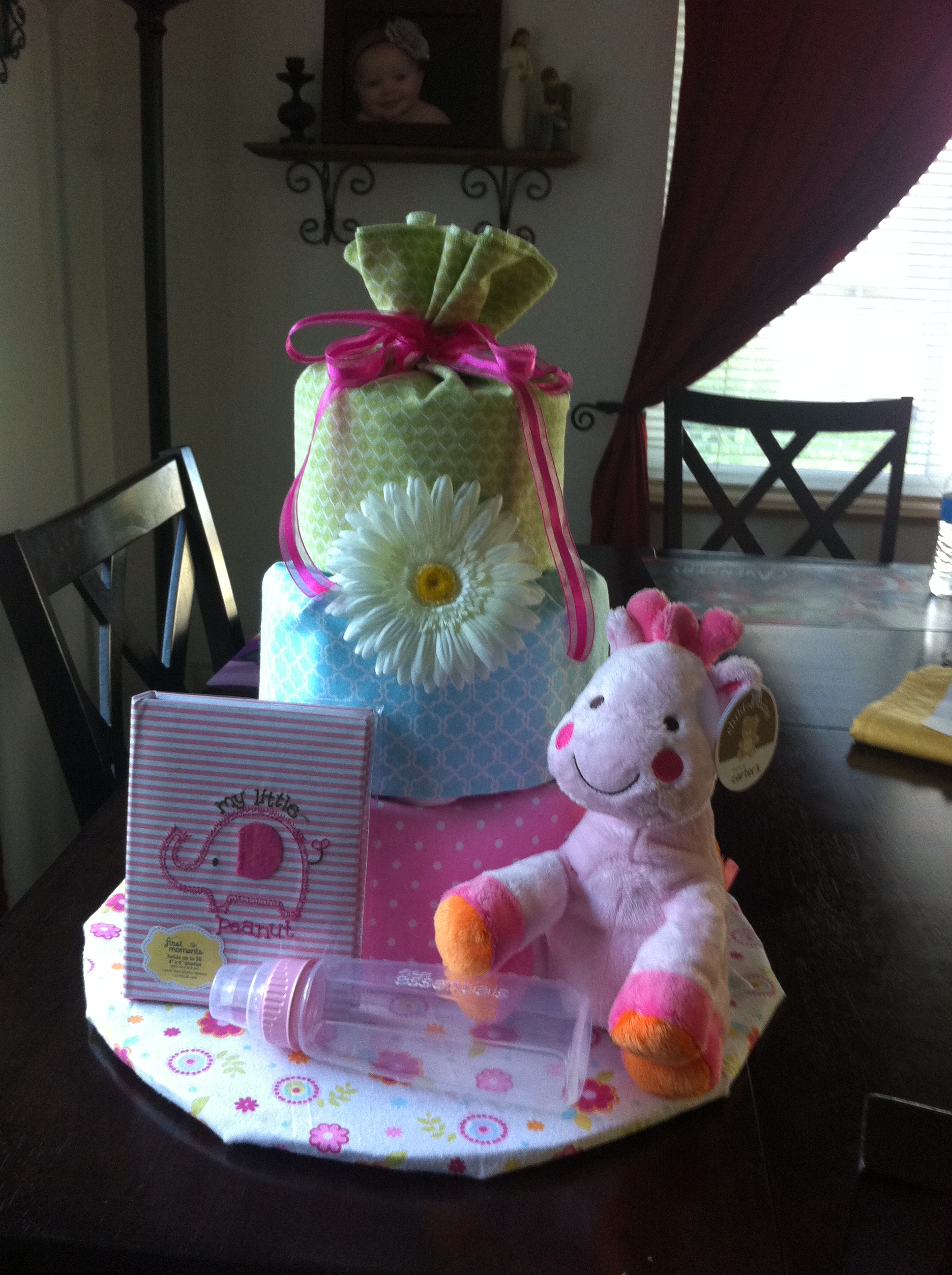 Simple Diaper Cake