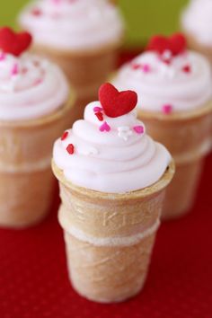 Valentine's Ice Cream Cone Cupcakes