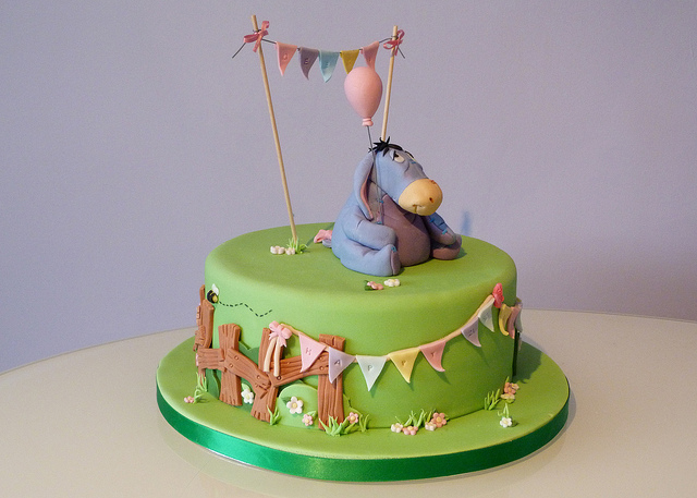 Winnie the Pooh Birthday Cake Girls