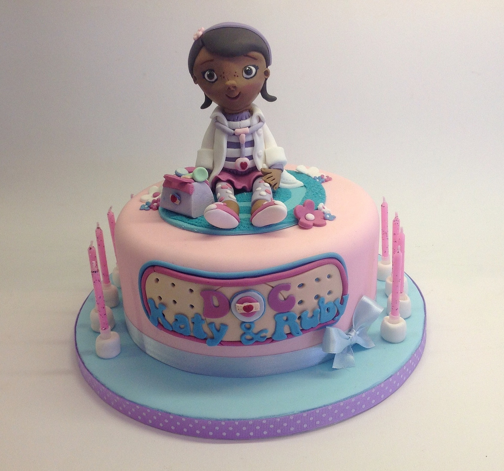 Doc McStuffins Cake