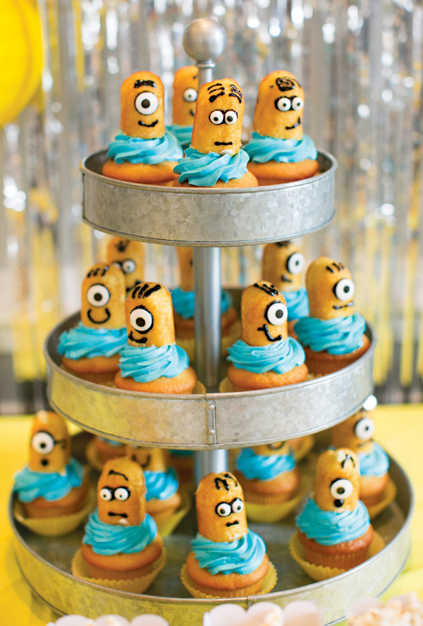 Minion Twinkie Cupcakes