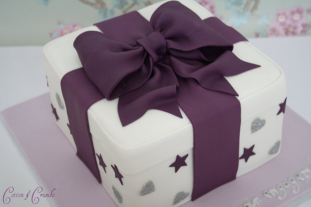 13 Photos of Cakes Shaped Like Presents