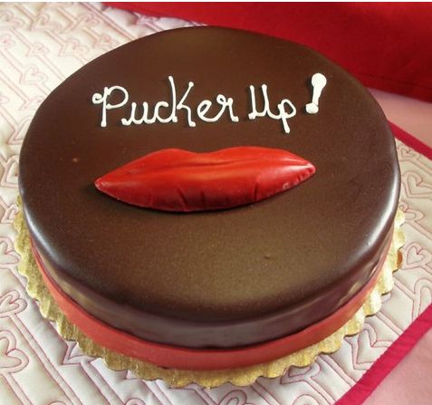 5 Photos of Funny Valentine Cakes