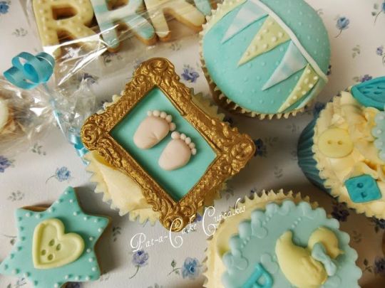 Vintage Theme Baby Shower Cupcakes