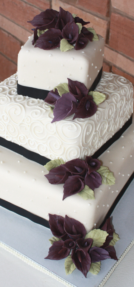 10 Photos of Purple Calla Lily Square Cakes