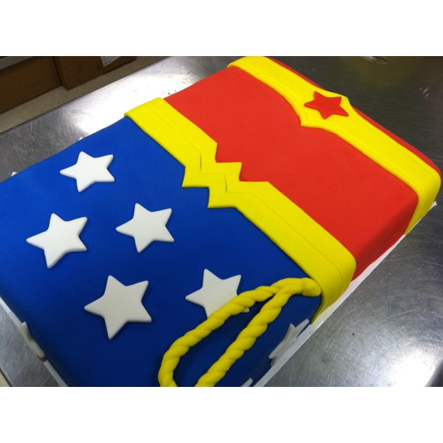 Wonder Woman Cake