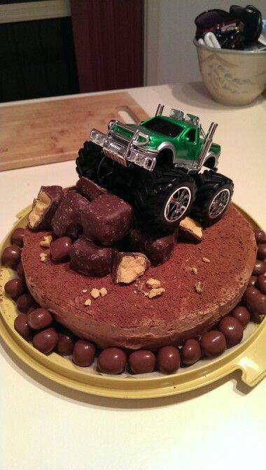 4x4 Truck Birthday Cake