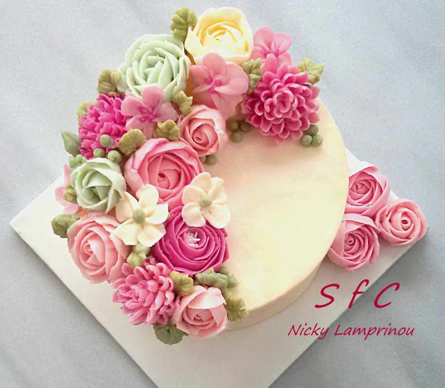 Cake Decorating Ideas with Buttercream Flowers