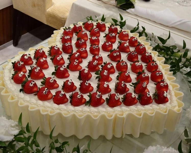 Cake Decorating Ideas with Strawberries