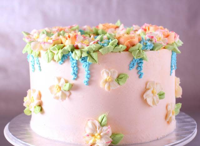 Cake with Buttercream Spring Flowers