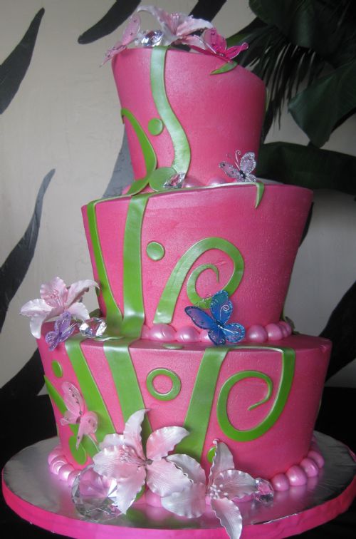 10 Photos of Extravagant Birthday Cakes For Women