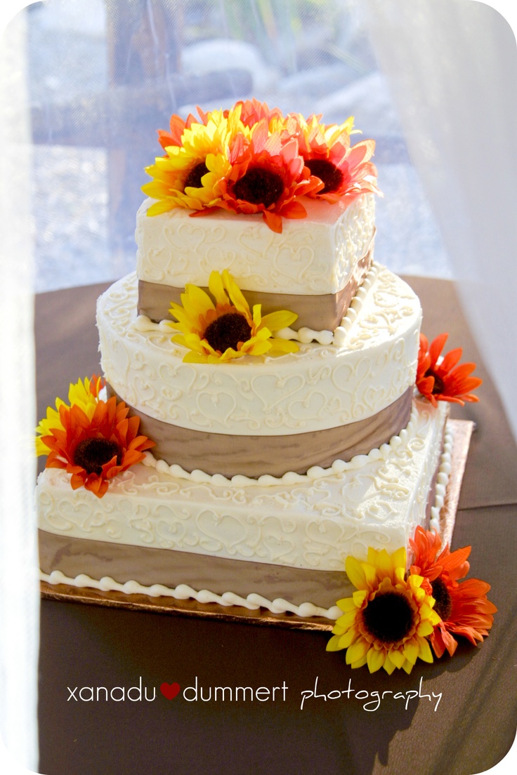 Fall Sunflower Wedding Cake