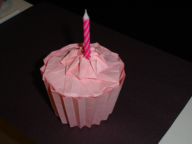 How to Make a 3D Origami Cupcake