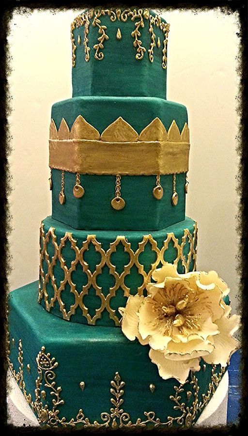 Marvelous Molds Wedding Cake