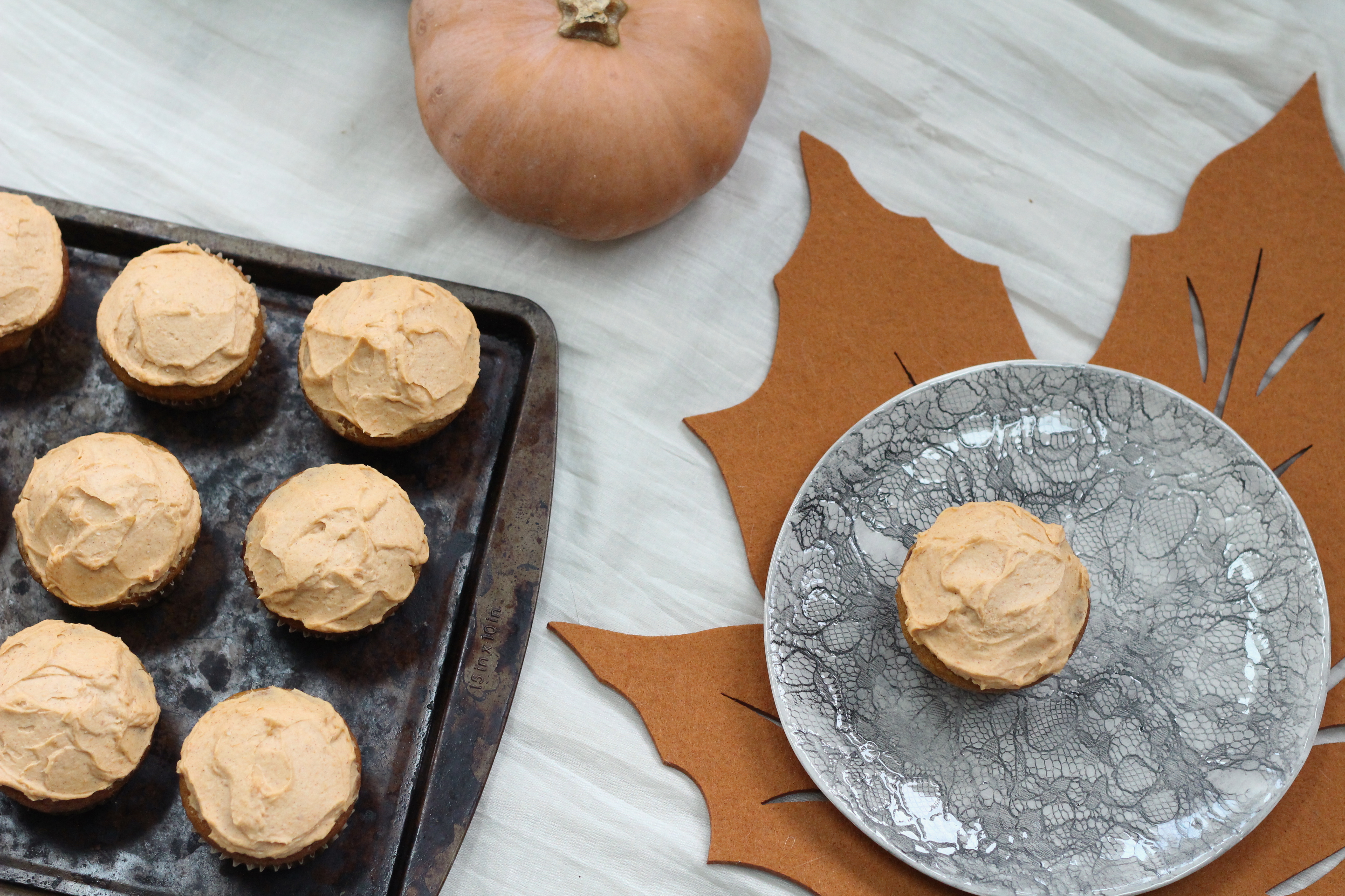 10 Photos of Chocolate Pumpkin Cupcakes With Cream Cheese Filling