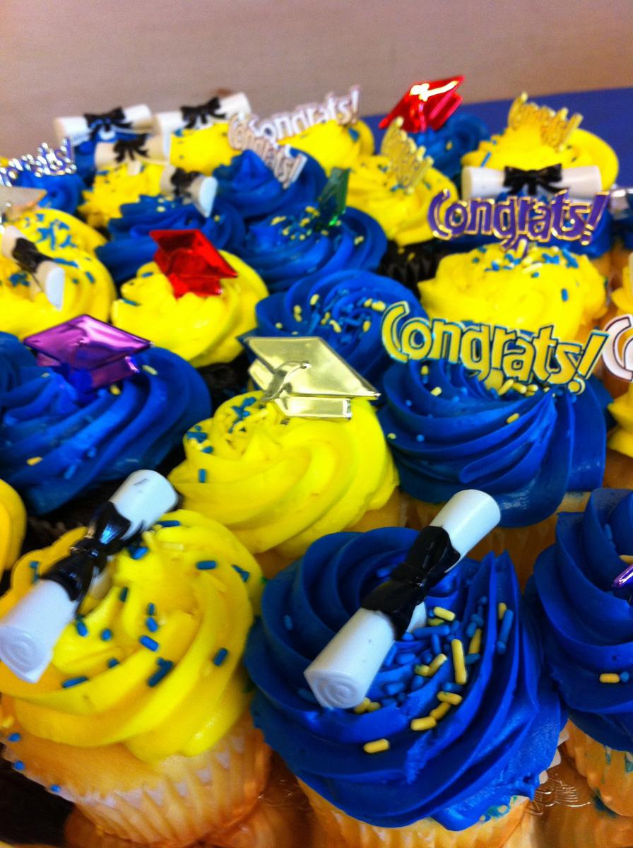 Sam's Club Graduation Cakes Cupcakes